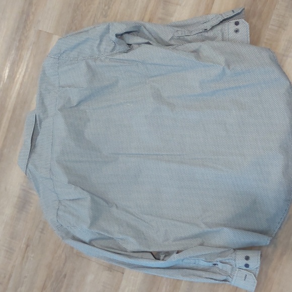 Izod black & White dress shirt - Picture 3 of 3